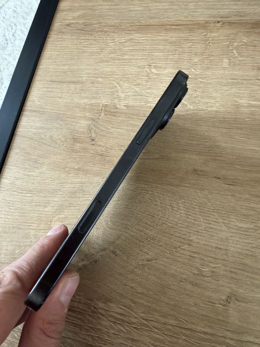 Продавам iphone 16 pro max