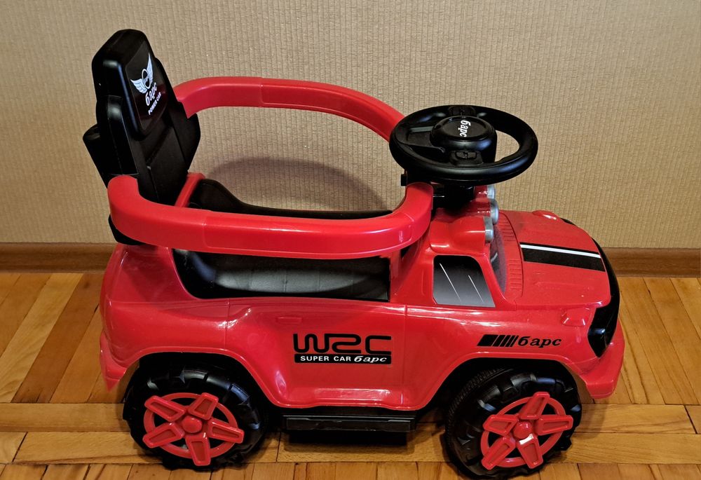 Продам детскую машину - каталку. Новая