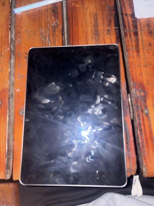 Tableta ipad gri