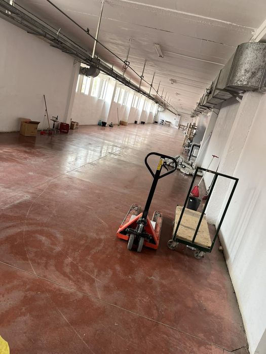 Дава се под наем Промишлена сграда в Дупница - 775 кв.м за 1989 € - Снимка #2