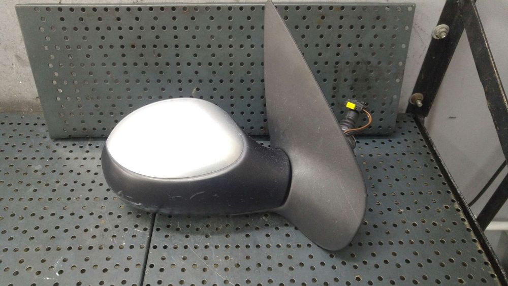 Oglinda manuala dreapta peugeot 206 96480971xt