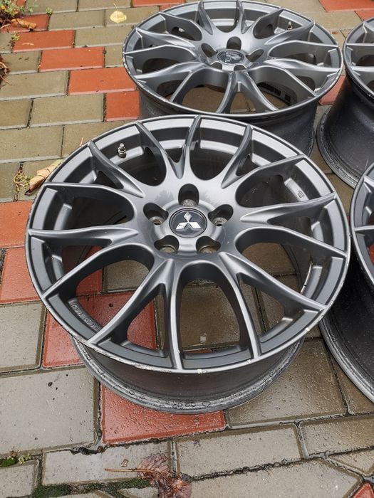 Jante 5x114,3 r18 8j et50 folosite pe un mitsubishi lancer