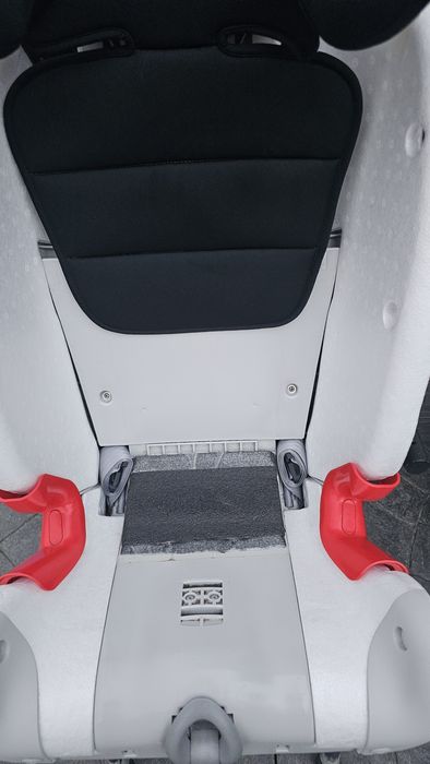 Scaun auto Isofix Britax Romer Advansafix III Black Marble 9-36 kg