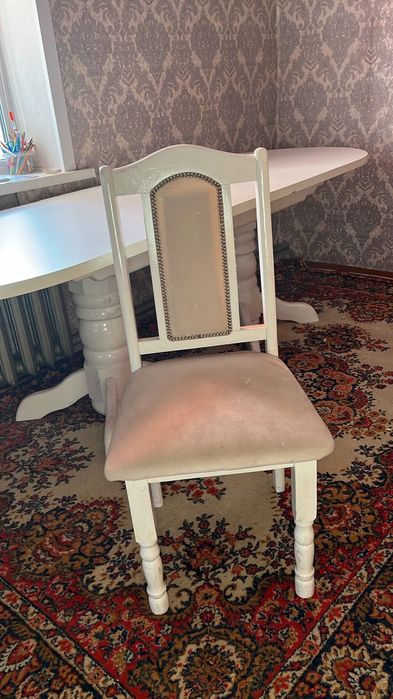 Продам белый стол