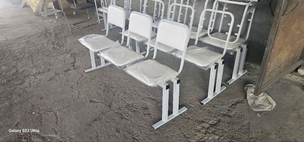 Диван 3х местный из метала каркаса очень удобный для Офиса или дома