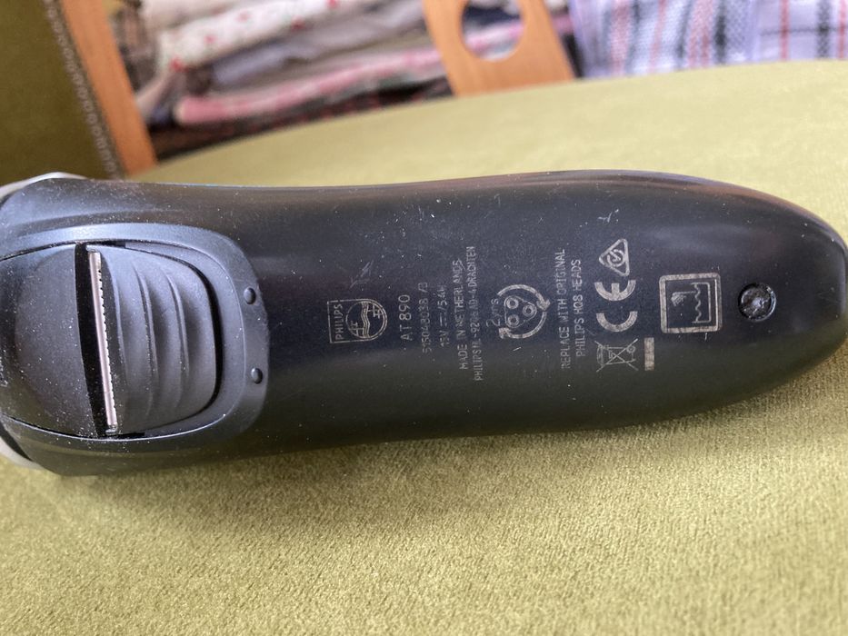 Бритва  аккумуляторная PHILIPS