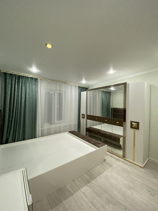 Продаю спальный гарнитур