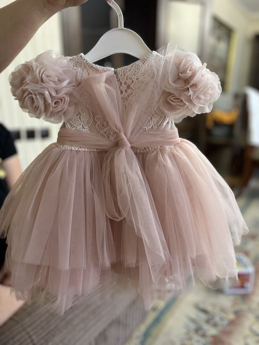 Продам красивое детское платье!