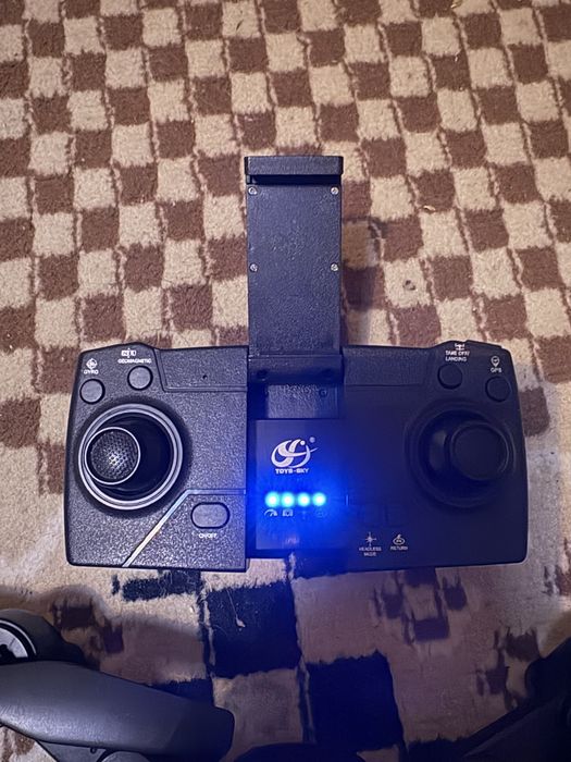 Продам дрон новый