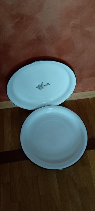 Советское эмалированное блюдо.