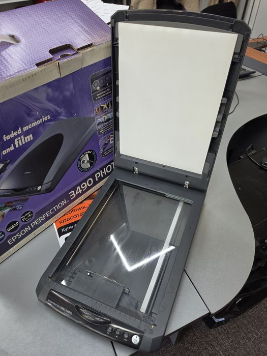 Принтер Laser Jet 1012 и фотоскенер Epson Perfection 3490 photo