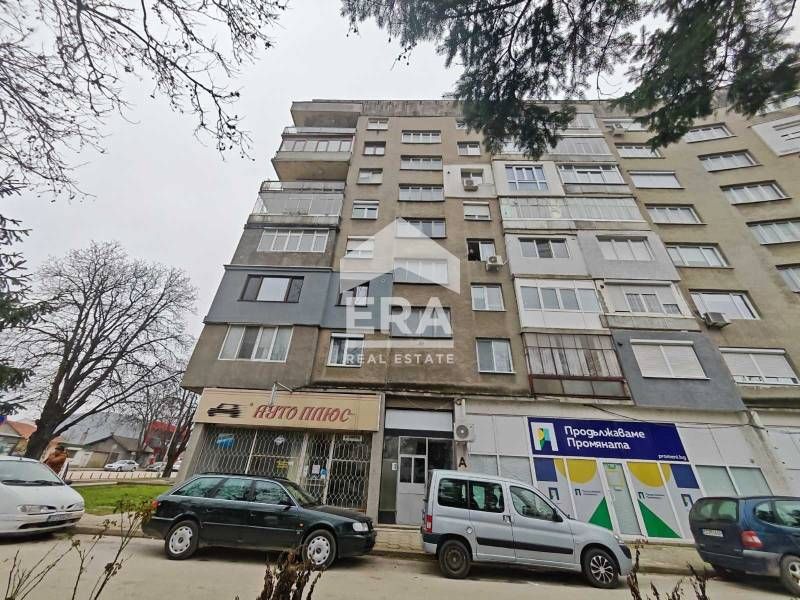 ЕКСКЛУЗИВНО! ЕРА ДРЪСТЪР предлага за продажба тристаен тухлен апартаме