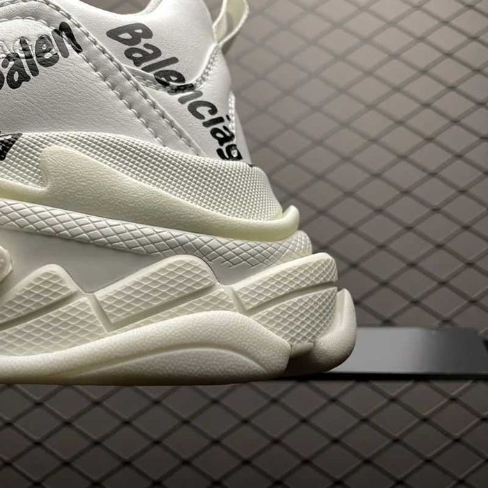 Balenciaga Triple S - Black/Cream/White