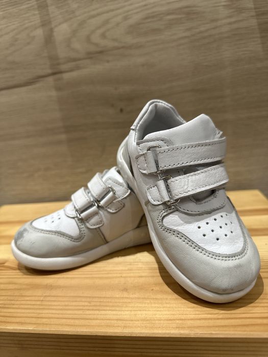 Продам кроссовки для малышей