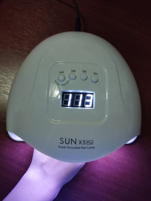 Продам лампу для маникюра.