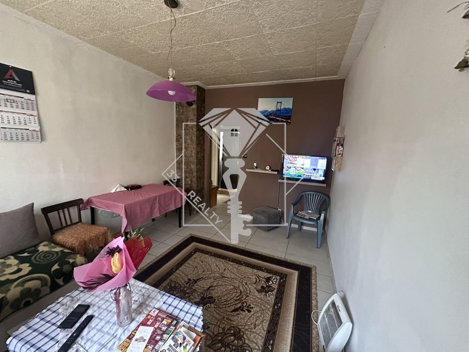 Продава се Тристаен апартамент в Пловдив, Кючук Париж - 57 кв.м за 2000 €/кв.м - Снимка #1