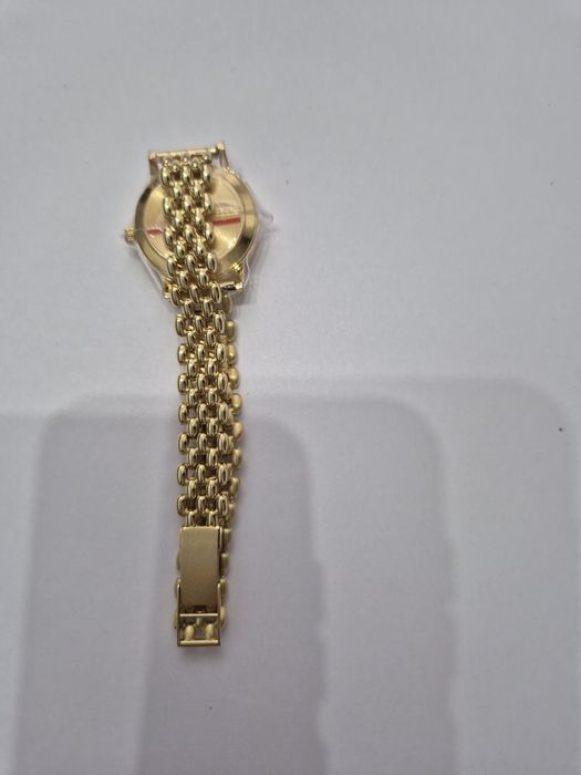 Продам золотой часы 750 пробы