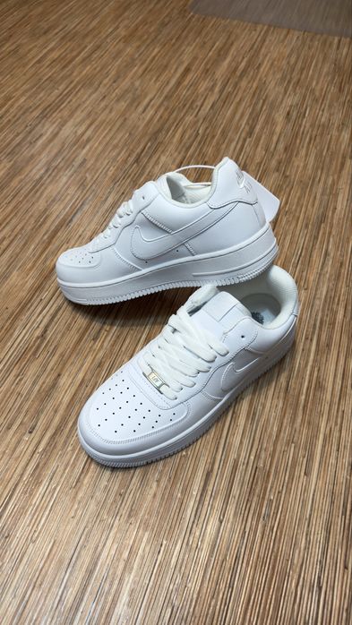 Срочно продам Nike Air Force I