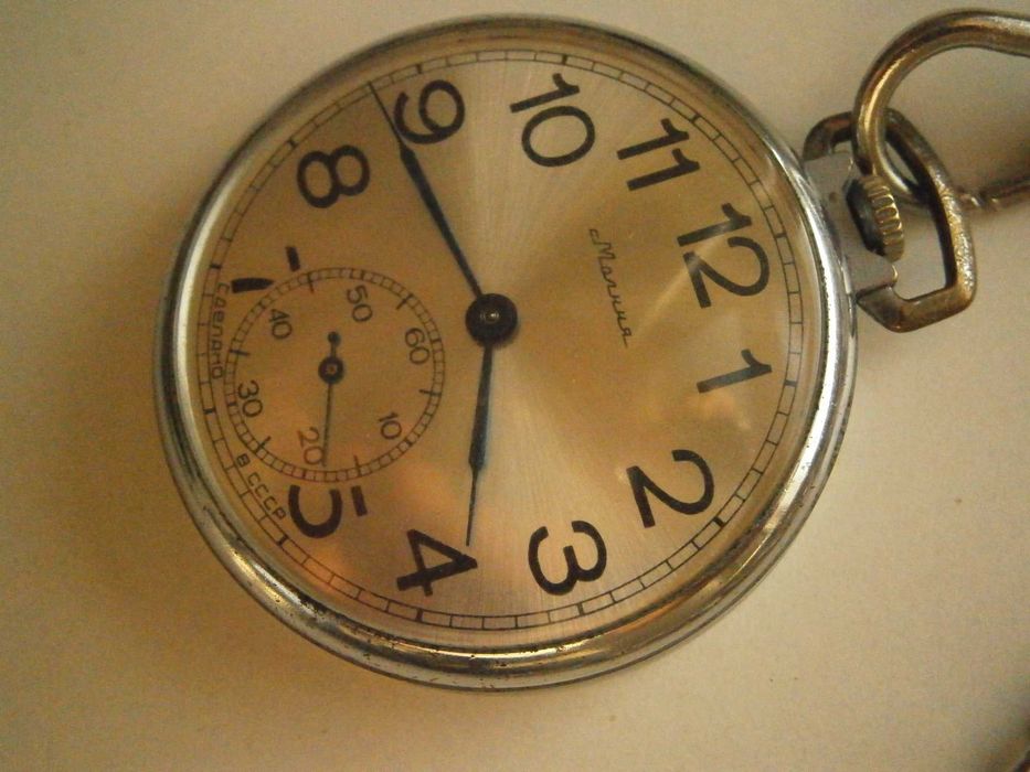 МОЛНИЯ, сделано в СССР, кал. 3602, 18 камней! Като нов!