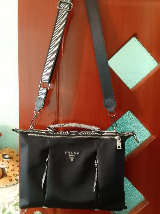 Сумка новая " Рrada" оригинал