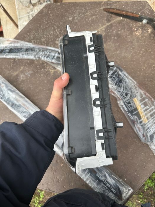 Продавам табло за форд