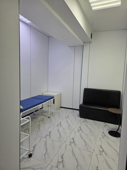 Кабинет в аренду в салоне