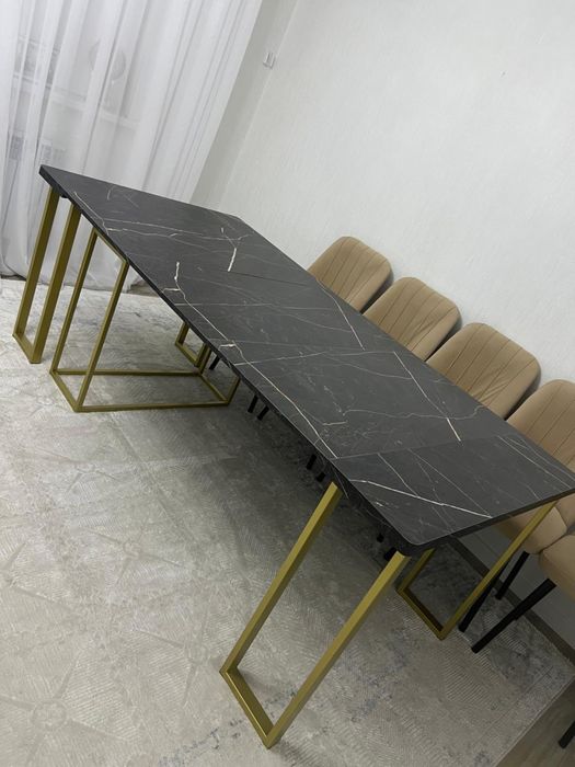 Стол-трансформер для гостиной, до 3 м