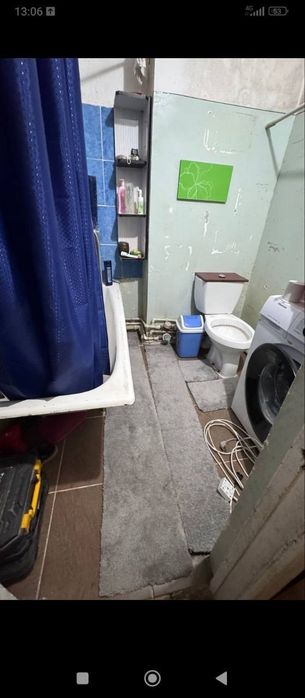 Продается. Спутник 4 2/3/4 недорого
Общежитие 
2х.комнатная
3й.этаж 
4