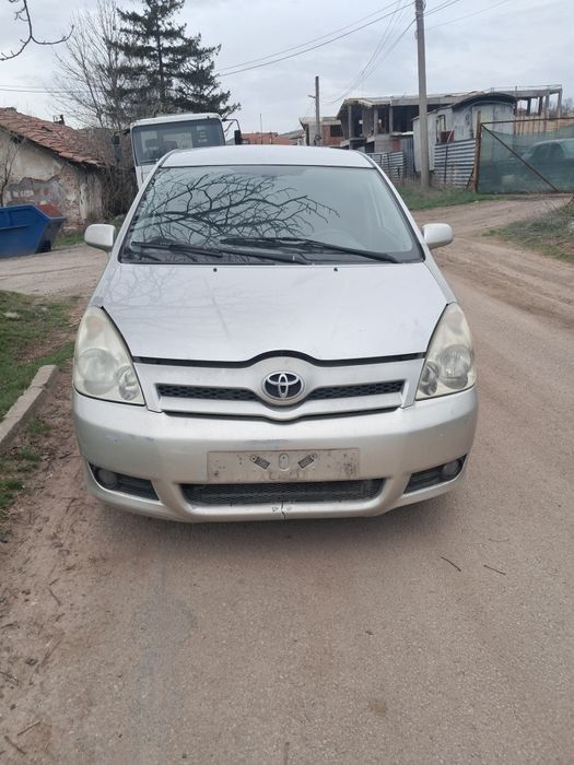 Toyota Corolla Verso 2.2 дизел 6 скорости