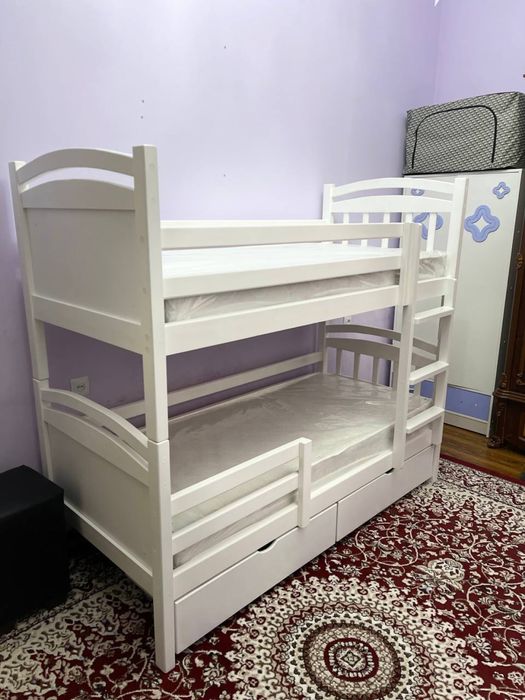 Двухъярусная кровать