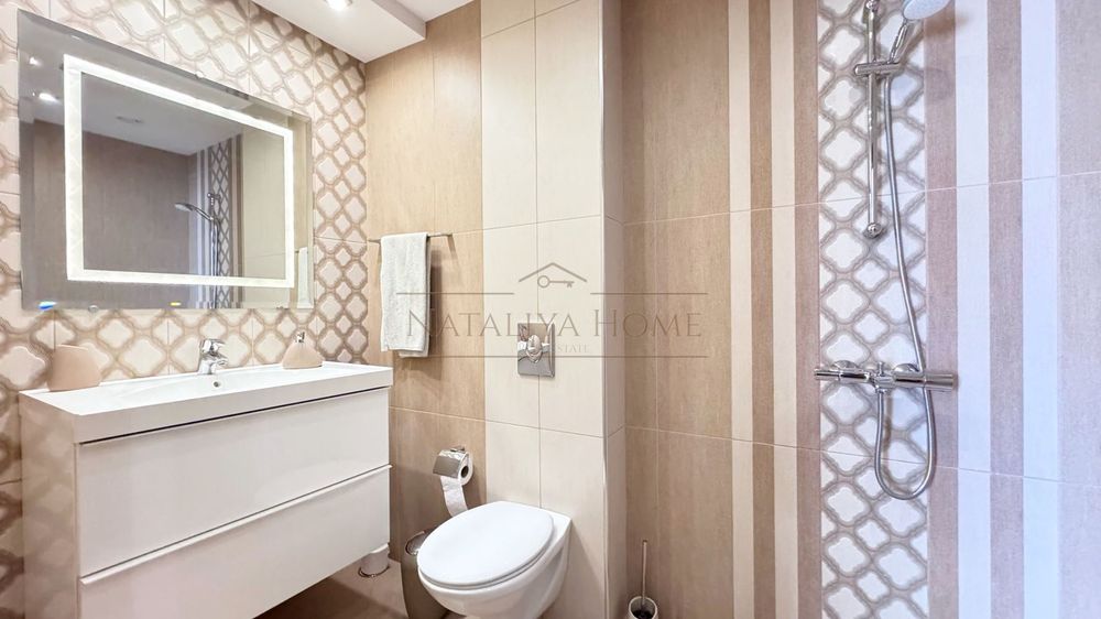 Продава се Тристаен апартамент в Бургас, Сарафово - 110 кв.м за 2200 €/кв.м - Снимка #10