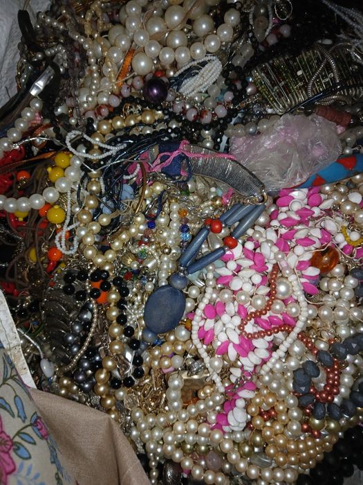 Bijuterii pentru lucru manual