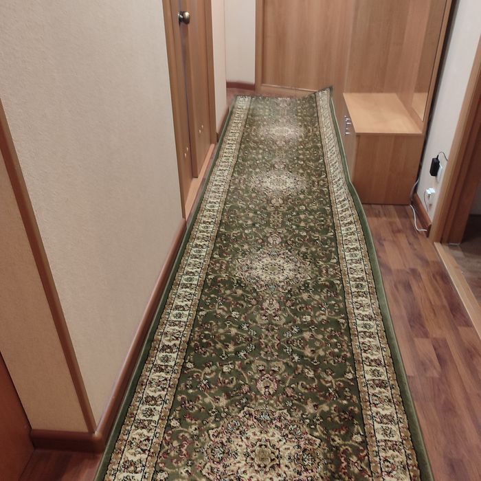 Продам ковровую дорожку,полушерстянную.
