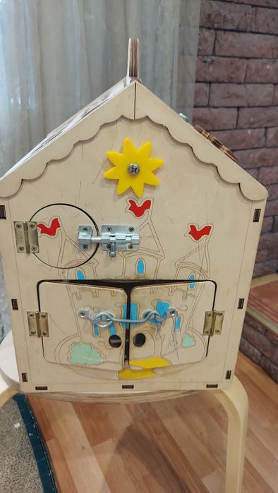 Продам бизи домик.