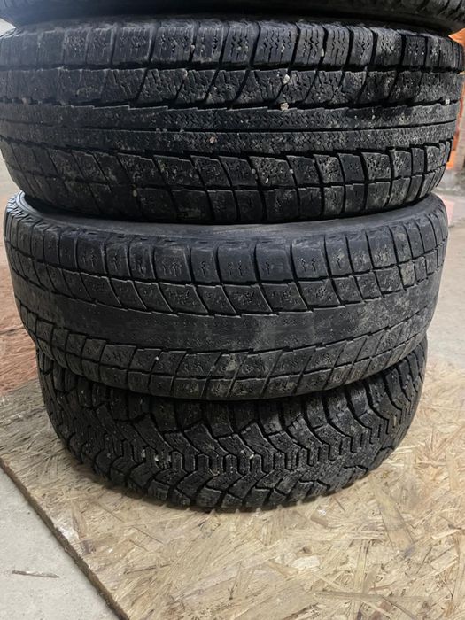 Продам резину липучку 185/65/15