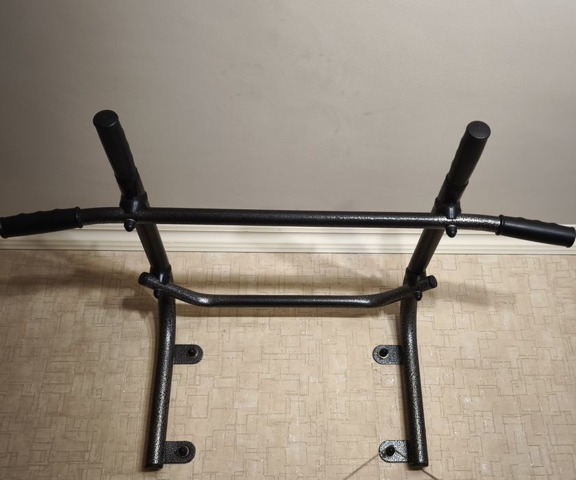 Турник настенный