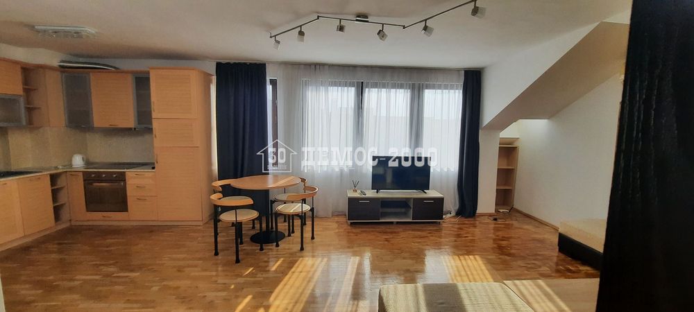 Дава се под наем Двустаен апартамент в Варна, Център - 69 кв.м за 550 € - Снимка #2