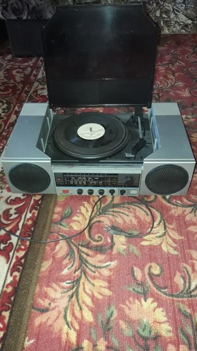 Продам радиоприемник вега