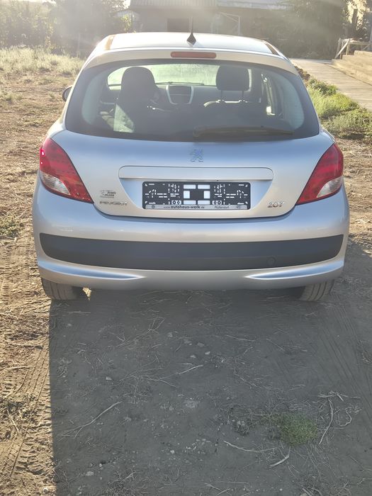 Peugeot 207 1.4 90 cp... 2009