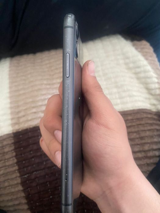 Продам айфон 11 на 64гб