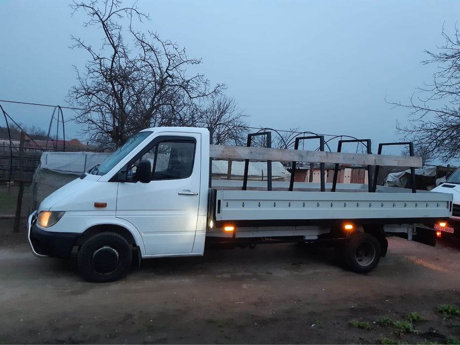 Vand Mercedes-Benz Sprinter 413 pentru mai multe detalii sunați la numărul de telefon afișat 0762507912