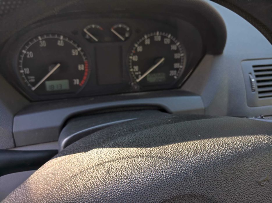 Шкода Фабия комби 1.4 бензин 2001