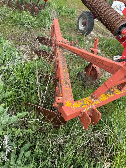 Навесен плуг с 4 тела