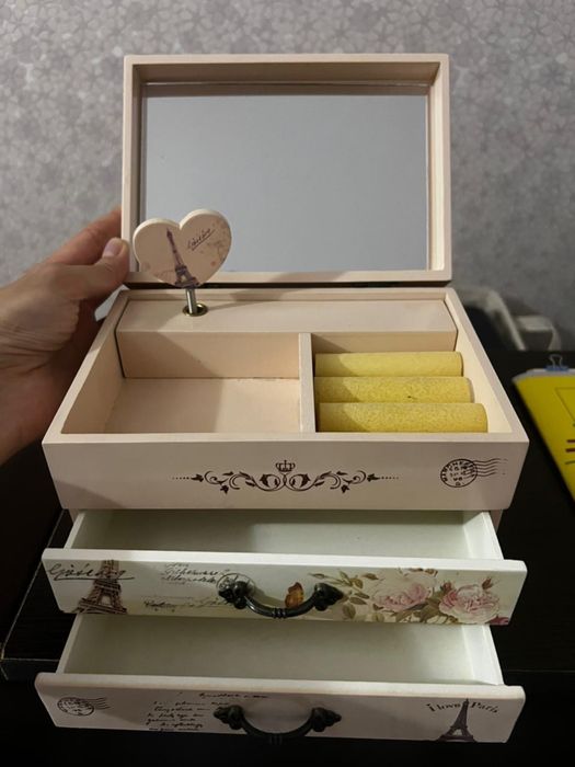 Шкатулка музыкальная