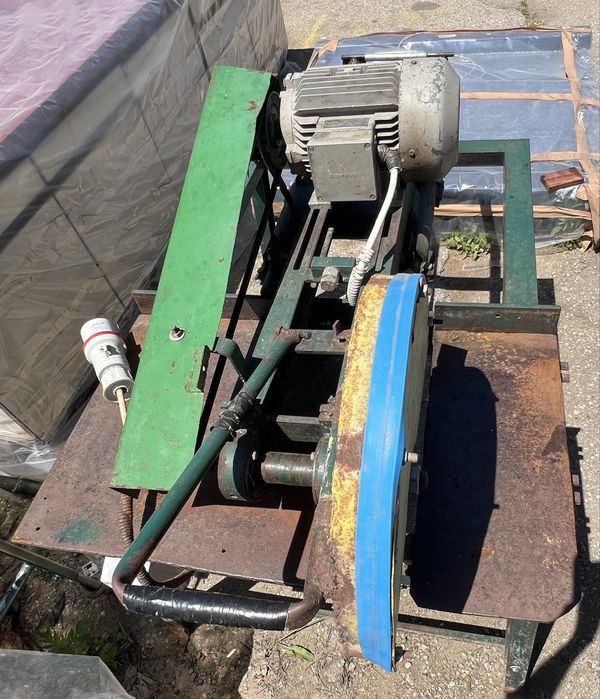 Fierastrau circular cu avans , mobil pe sine motor 3 kw SIEMENS