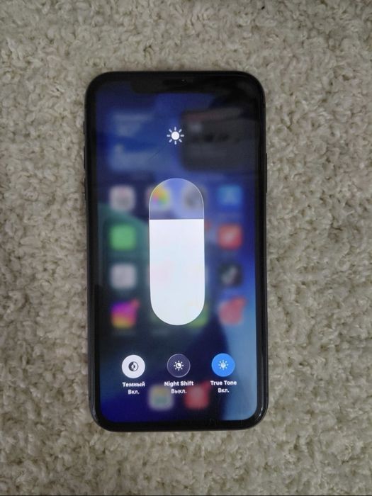 iPhone 11 в хорошем состоянии