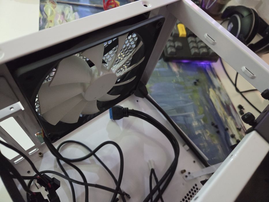 Carcasa Fractal Design node 304