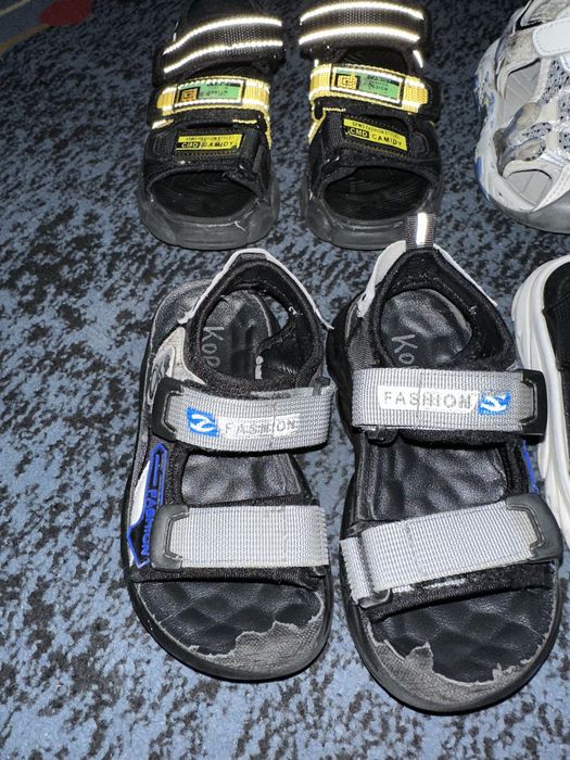 Продам сандалии на мальчика