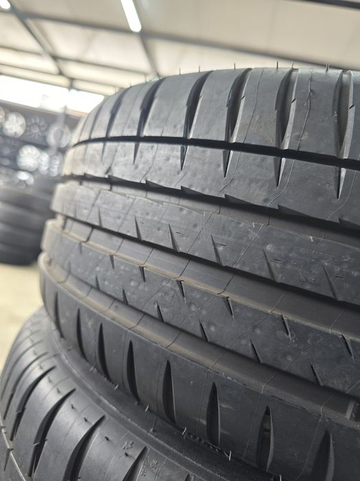 4 Броя 225/40/18 Michelin 7,5mm 24dot