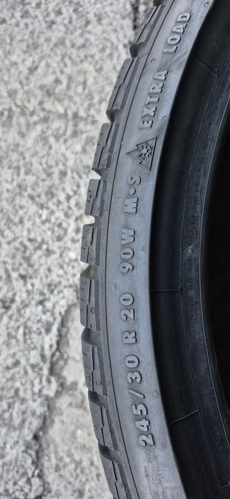 4 anvelope iarna ca si noi,2 Continental,2 Hankook,245/30/20.Pret/buc.